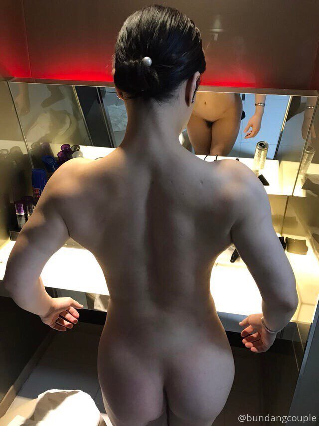 【2023-04-17】Holes at front, back.. Do I look yummy😍.m4v